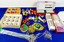 Viele Teile Baumschmuck