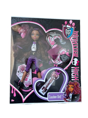 Clawdeen wolf monster - wolf,