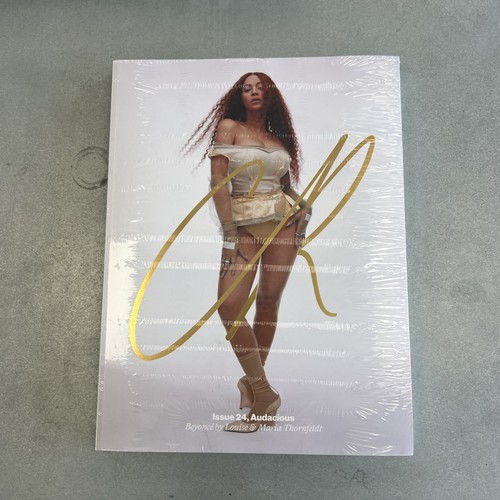 Fashion book issue 24 - book,