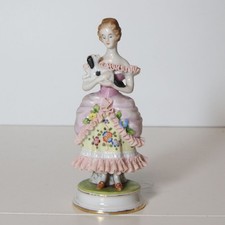 zierliche Rokokodame mit
