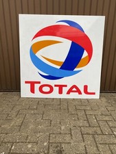 Tankstellen-Schild "TOTAL, altes Symbol