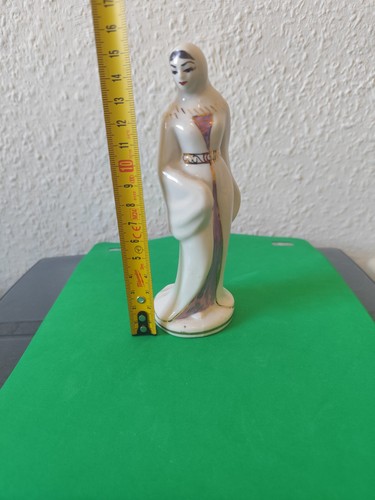 Porzelane figure frau - porzelane, ussr
