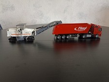 Siku 3537 Mercedes LKW mit Fliegl Trailer  + Siku 3132 Wirtgen Asphaltfräse  