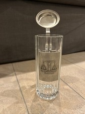 Bierkrug aus Glas mit Zinndeckel und Motiv Sternzeichen Waage