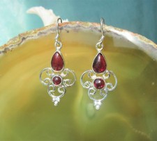 RX Ohrring mit Granat Stein