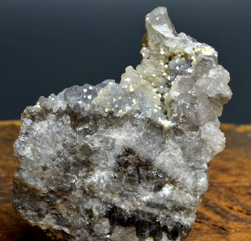 Pseudoapatit quarz xx - pseudoapatit,