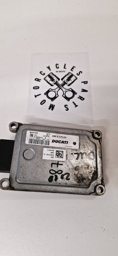Ducati monster 696 - ducati,