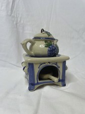 Stövchen aus Porzellan mit