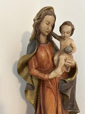 Große Madonna mit Kind in