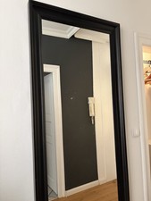 Grosser IKEA-Spiegel mit