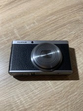 FUJIFILM XF1 silberne kompakte
