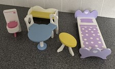 Großes Puppenstubenmöbel