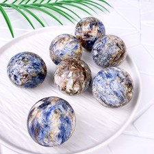 Kyanit Kristall Kugel