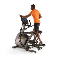 Matrix E30 Ellipsentrainer mit XR-Konsole Schwarz