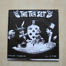 THE TEA SET Parry Thomas /