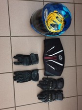 Kinderhelm mit Schutzausrüstung neuwertig 