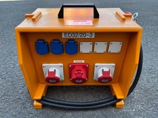 Event Verteiler stapelbar MERZ 32A auf 2x16A, 3xSchuko mit Durchgang und FI