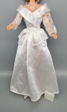 Barbie Kleidung Outfit Steffi Puppe Petra älter Brautkleid weiß Spitze Kette 