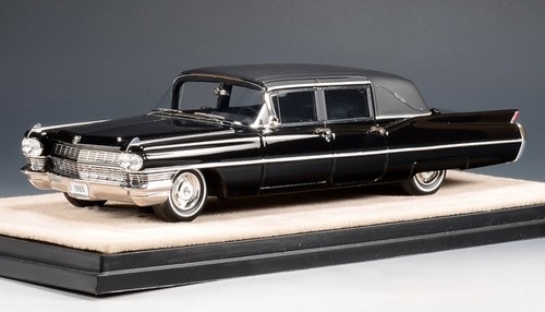 Cadillac fleetwood formal - fleetwood,