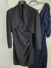 Schwarzes Kleid Mit Bolero