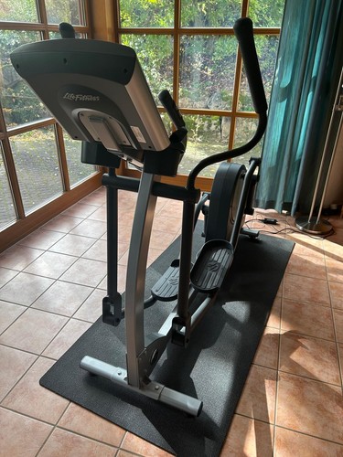 Life fitness crosstrainer - life,
