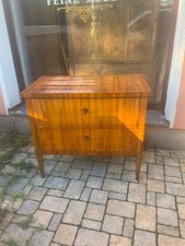 Biedermeierkommode in Nussbaum um 1820