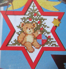 Stickvorlage "Weihnachtliche Anhänger" 6 Kreuzstichmotive RICO Design