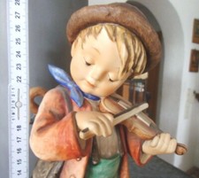 Hummel, Göbelfigur Geigerlein