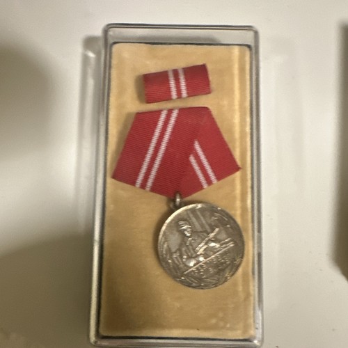 Ddr medaille orden etui - ddr, mit