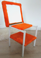 Hocker mit Tritt Klapptritt Eisengestell weiß Plüsch orange Space Age 70er Jahre