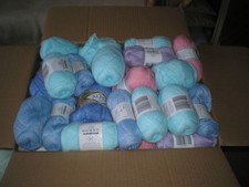 Wollpaket - Gewicht  3,55 Kg. Nicht gebraucht , wie neu.