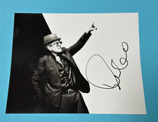 Elvis Costello  ,  20x25 cm  -  signed, original Autogramm !!!