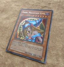 YuGiOh Dunkles Magier-Mädchen