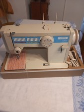 Veritas-Haushaltsnähmaschine, Koffernähmaschine, DDR-Erzeugnis von 1990  