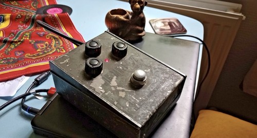 Electro harmonix tall font - electro-harmonix,