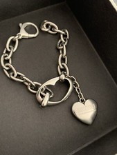 Moschino CHEAP AND CHIC Heart Charm Bracelet / Love Collection Armand Herz