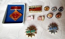 Konvolut Medaillen und Abzeichen DDR,  Aktivist, SED, DFD, FDGB, Nationale Front