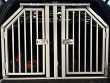 Maßgeschneiderte Hundebox von