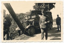 Foto LKW der Wehrmacht ist vor einen Baum gefahrene ! Lastwagen Unfall ...