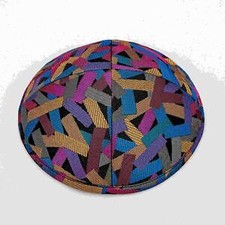 Eine edle Kippa, mit buntem