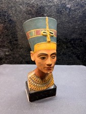 Große Nofretete Büste /