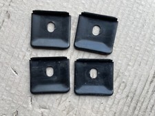 Mercedes W124 230 CE Metallplatten unter Sitzverschraubung vorne 4 Teile schwarz