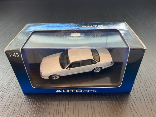 Autoart jaguar xjr white - jaguar,