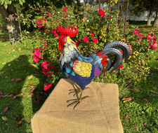 Bunter Hahn Garten Dekoration