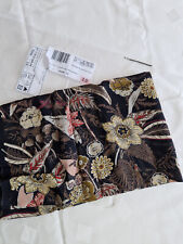 Stoff, Georgette Aluna/blumenschwarz 2 Meter lang 130cm breit. 100% Viskose.