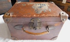 ANTIK LEDERKOFFER MIT ORIGINAL