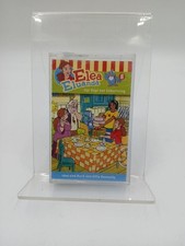 Elea Eluanda 08. Opi Kopi hat