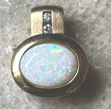 Anhänger,Gg 585,Edelopal 10x8mm,zwei D.SI-VS, 4,54Gramm,1,7x1,5mm,Öse 4,4mm