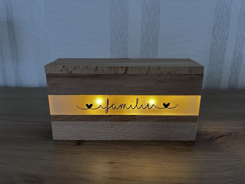 Lichtbox aus holz familie - aus, deko