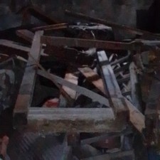 Kaminholz Sackware auf Palette Brennholz trocken